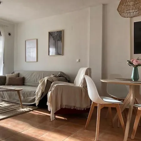 Apartamento Soleado Con Piscina Y Terraza Privada. *