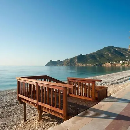 Apartamento Soleado Con Piscina Y Terraza Privada. *