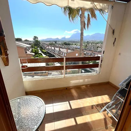 Soleado Con Piscina Y Terraza Privada. *